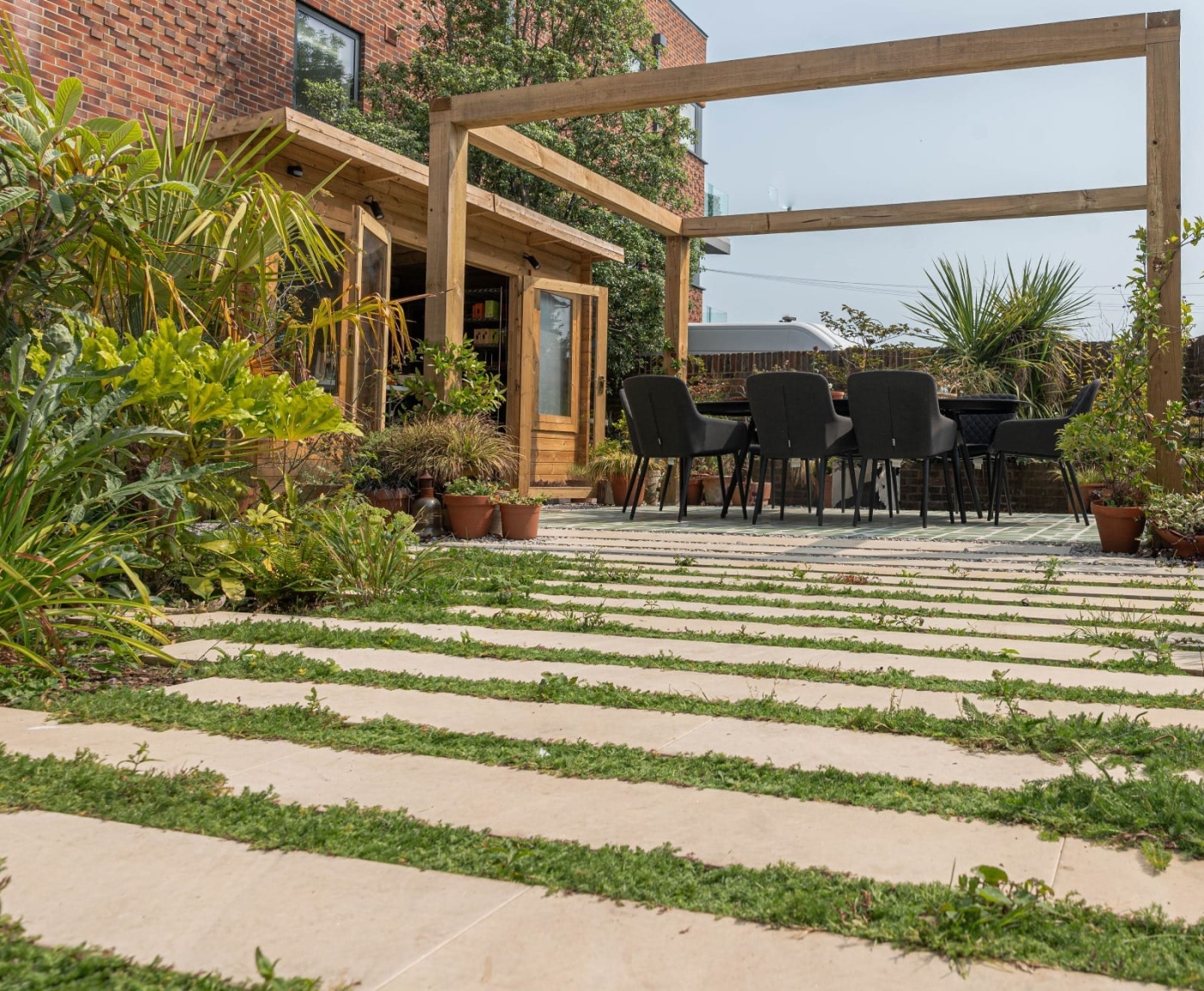Garden design in Hythe