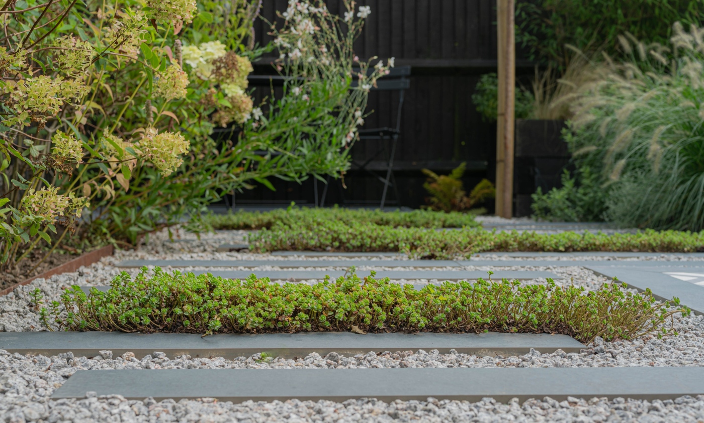 small garden design in Kent