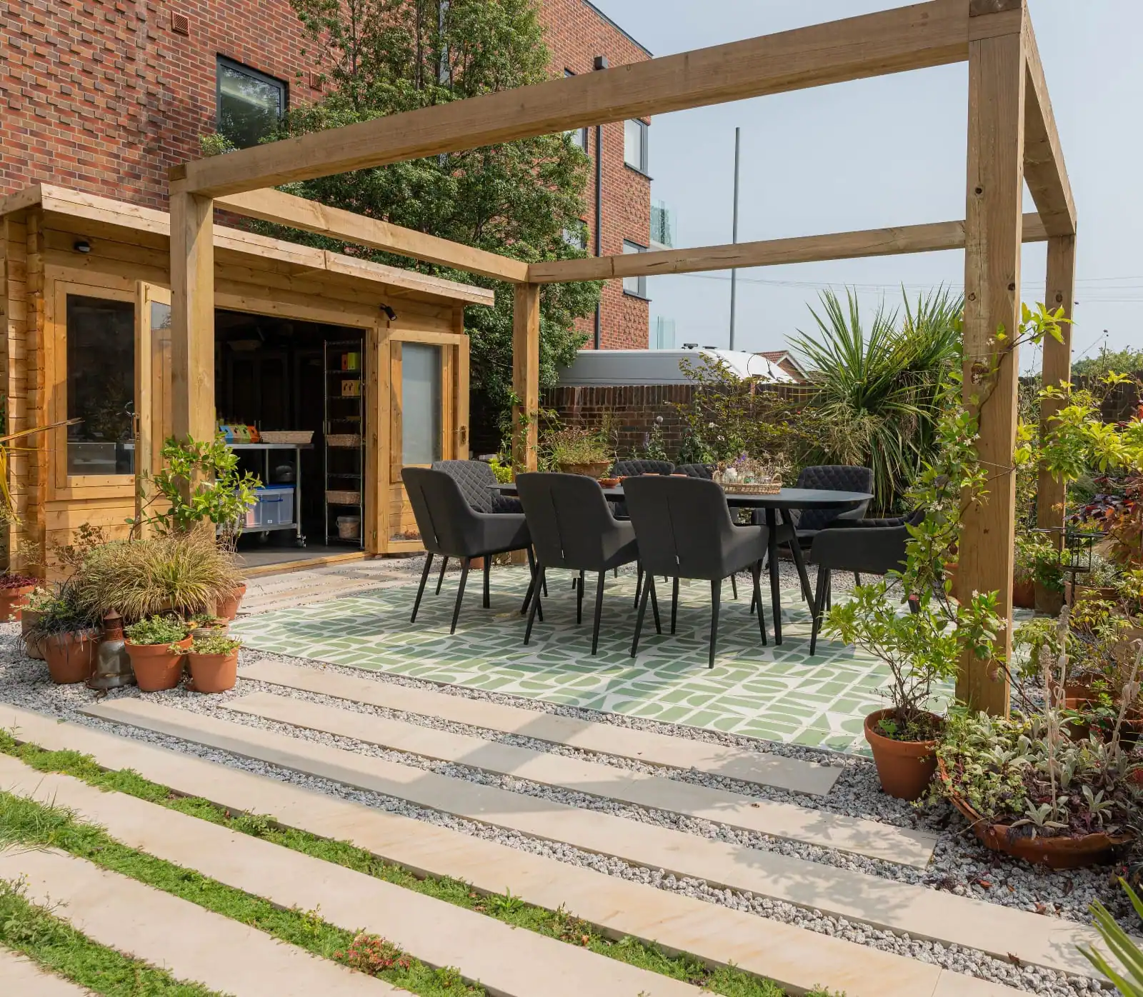 Garden design in Hythe